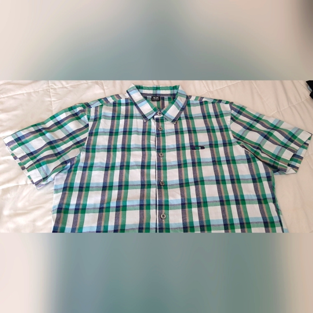 Oakley Button Up - Picture 2 of 15